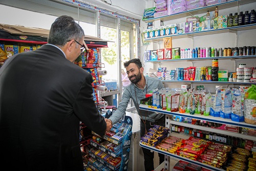 Vali Ali Çelik, Derecik ilçesinde Esnaf ve Hemşehrilerimiz ile Bir Araya Geldi