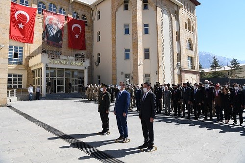 Hakkari'de 19 Eylül Gaziler Günü Törenle Kutlandı